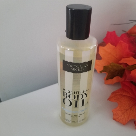 Victoria secret body oil - Picture 1 of 4